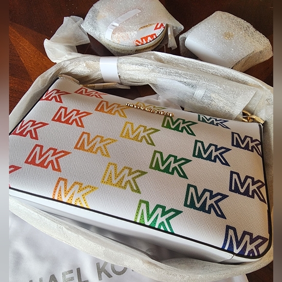 Michael Kors Jet Set Travel White Crossbody Signature Print Set - Picture 15 of 15